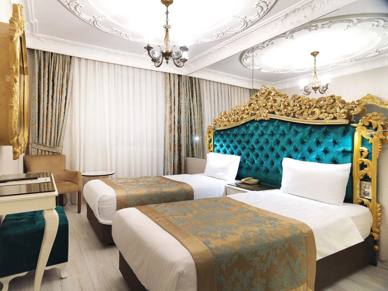 Deluxe Suite